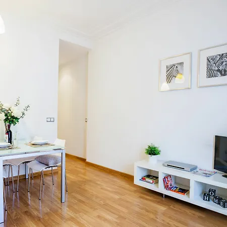 Feelathome Gran Via Appartamento Barcellona